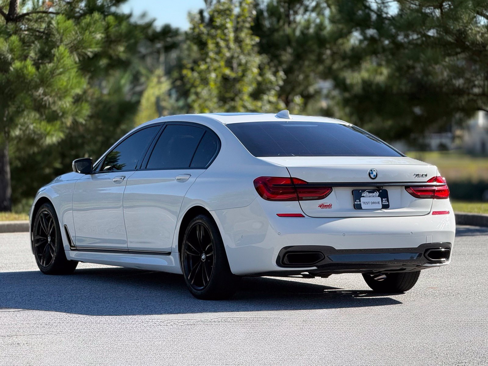 Used 2018 BMW 750i RWD image 10