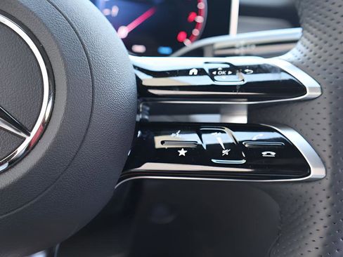 Used 2025 Mercedes-Benz CLE 450 4MATIC Coupe image 21