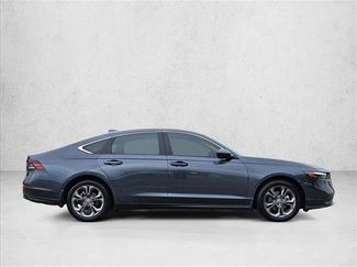 Used 2023 Honda Accord EX video 4
