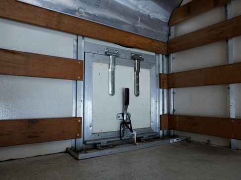 Used 2016 Ford F650 2WD Regular Cab Super Duty image 11