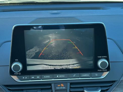 Used 2025 Nissan Altima 2.5 SV image 23