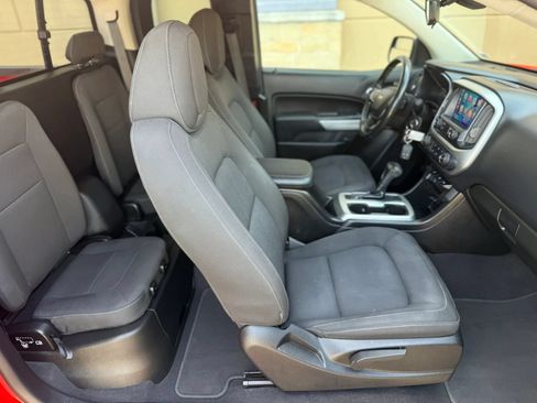 Used 2020 Chevrolet Colorado LT w/ LT Convenience Package AWD/4WD image 32