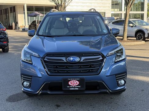 Certified 2022 Subaru Forester Limited image 3