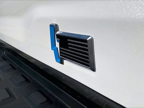 Used 2025 Ford F150 Lightning Platinum image 8