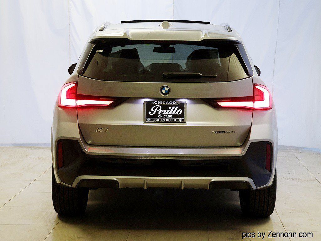 New 2027 BMW X1 xDrive28i AWD/4WD image 7
