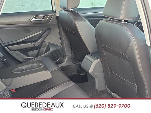 Used 2024 Volkswagen Jetta SE w/ Panoramic Sunroof Package FWD image 25