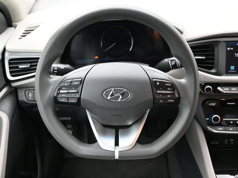 Used 2018 Hyundai Ioniq Blue FWD image 15