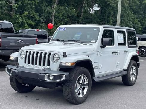 Used 2022 Jeep Wrangler Unlimited Sahara w/ Cold Weather Group AWD/4WD image 26