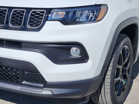 New 2026 Jeep Compass Latitude image 6