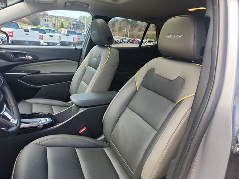 Used 2024 Chevrolet Trax ACTIV w/ Sunroof Package image 23