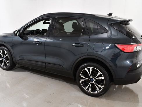 Used 2022 Ford Escape SE w/ SE Sport Appearance Package image 15