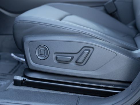 New 2025 Audi Q3 2.0T Premium image 19