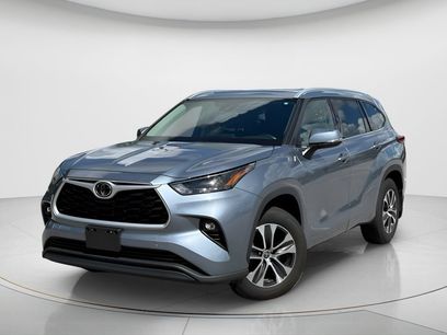Used 2022 Toyota Highlander XLE