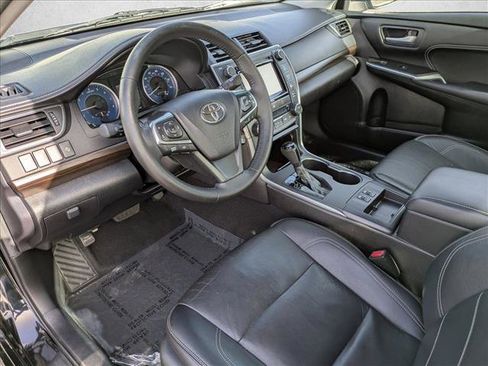 Used 2017 Toyota Camry XLE image 10