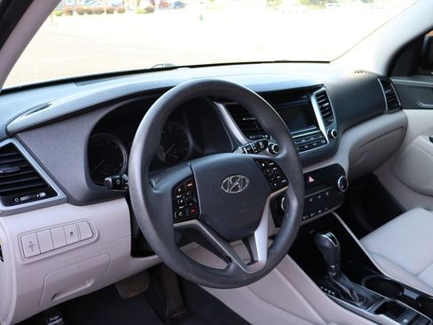 Used 2017 Hyundai Tucson SE image 14