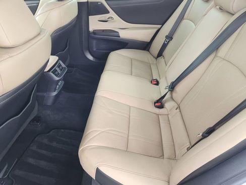 Used 2019 Lexus ES 350 Ultra Luxury w/ Accessory Package 2 FWD image 30