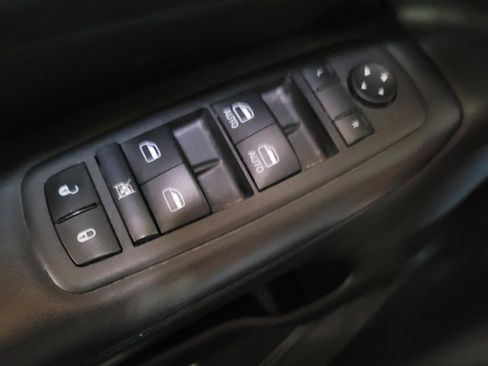 Used 2022 Jeep Grand Cherokee Laredo X AWD/4WD image 27