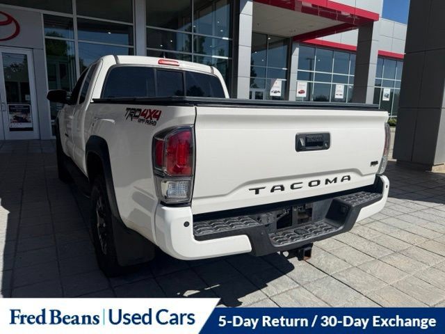 Used 2020 Toyota Tacoma TRD Off-Road w/ TRD Premium Off Road Package AWD/4WD image 15