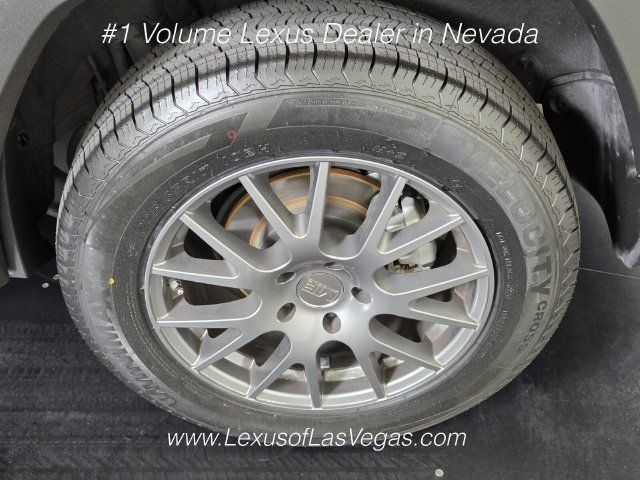 Used 2021 Toyota RAV4 LE AWD/4WD image 11