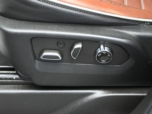 Used 2023 GMC Yukon Denali Ultimate image 12