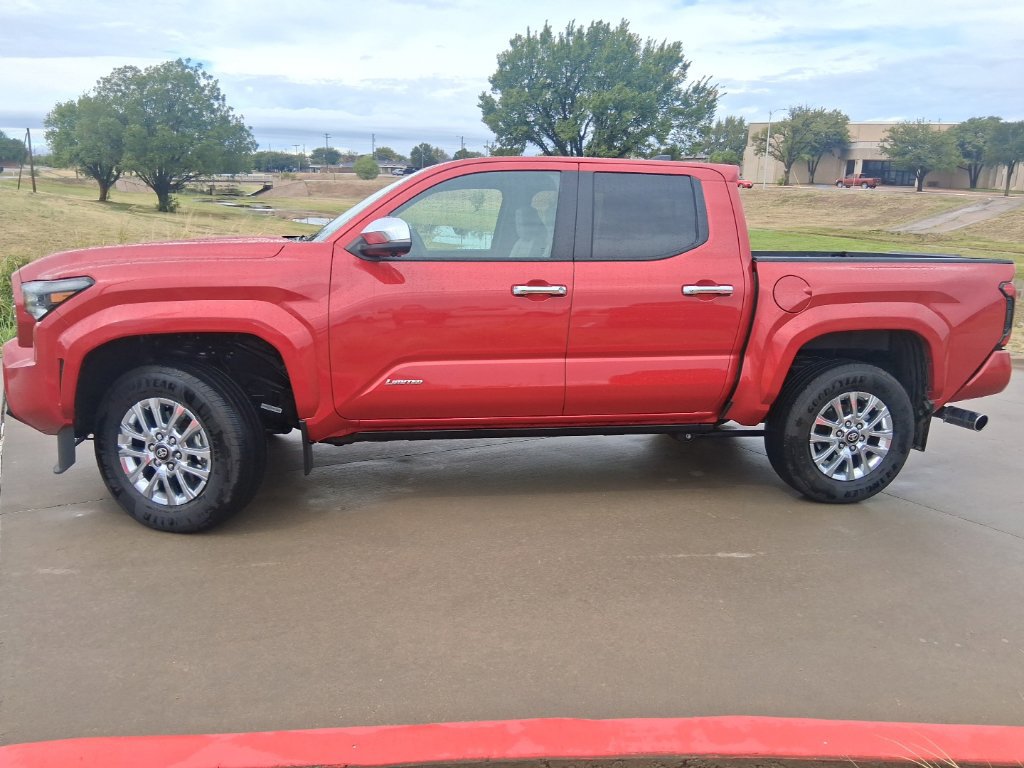 Used 2026 Toyota Tacoma Limited AWD/4WD image 2