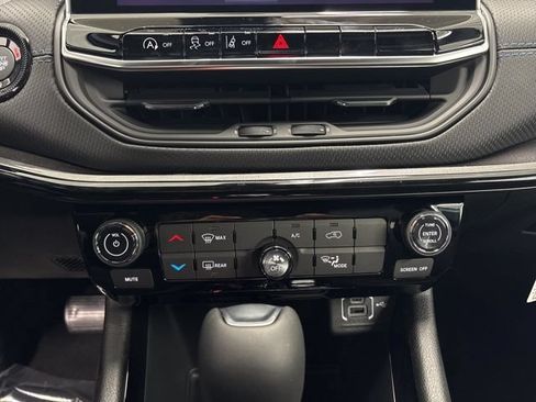 New 2026 Jeep Compass Latitude AWD/4WD image 33