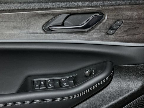 New 2026 Jeep Grand Cherokee L Limited AWD/4WD image 12