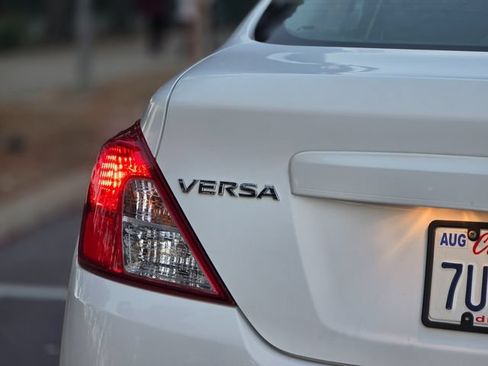 Used 2016 Nissan Versa S FWD image 41