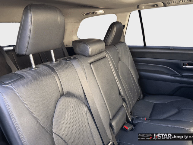 Used 2024 Toyota Grand Highlander FWD image 30