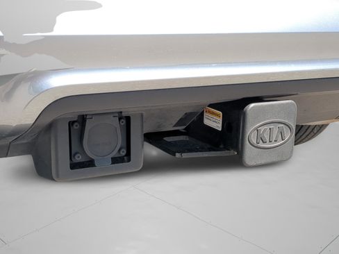 Certified 2022 Kia Telluride SX w/ Towing Package FWD image 37