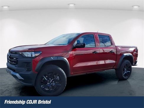 Used 2024 Chevrolet Colorado Trail Boss w/ Technology Package image 1