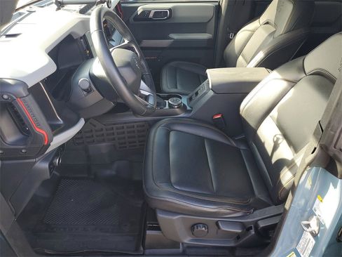 Used 2023 Ford Bronco Badlands image 5