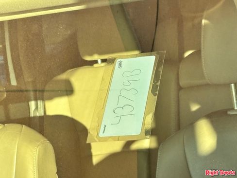 Used 2016 Honda Pilot Touring image 11