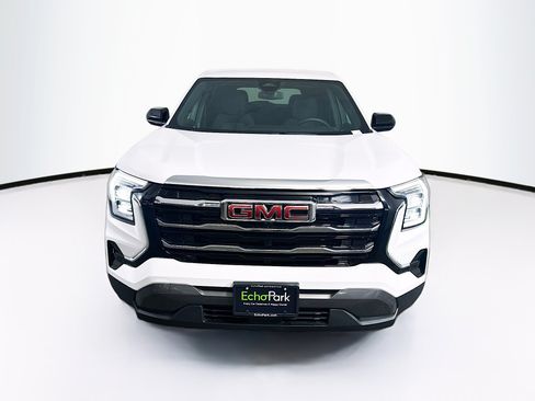 Used 2026 GMC Terrain Elevation FWD image 2