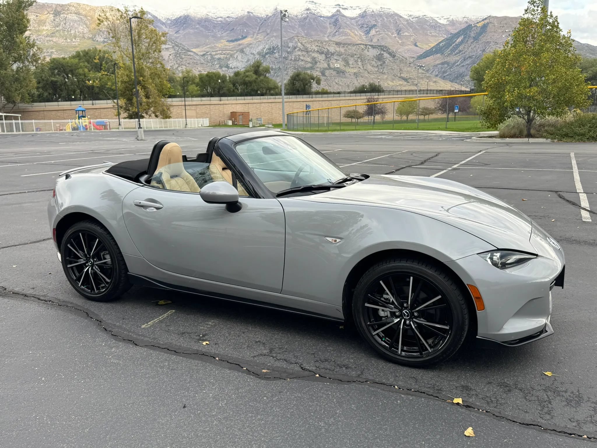 Used 2024 MAZDA MX-5 Miata Grand Touring w/ Appearance Package RWD image 19