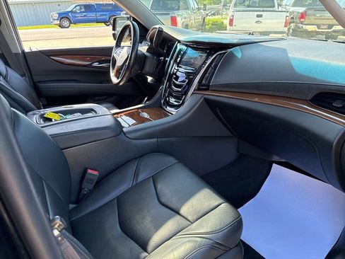 Used 2016 Cadillac Escalade ESV Premium AWD/4WD image 48