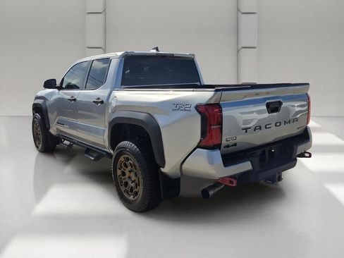 Used 2025 Toyota Tacoma TRD Off-Road AWD/4WD image 3