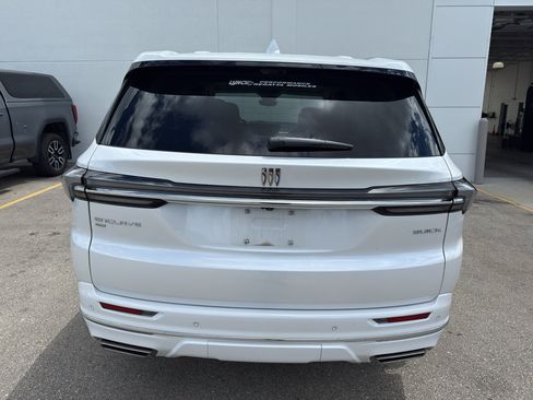 Used 2025 Buick Enclave Avenir w/ Super Cruise Package AWD/4WD image 3