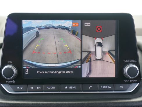 Used 2021 Nissan Rogue SV FWD image 15
