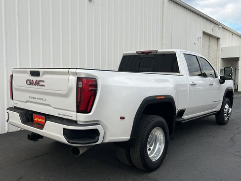 Used 2025 GMC Sierra 3500 Denali w/ Denali Reserve Package image 6