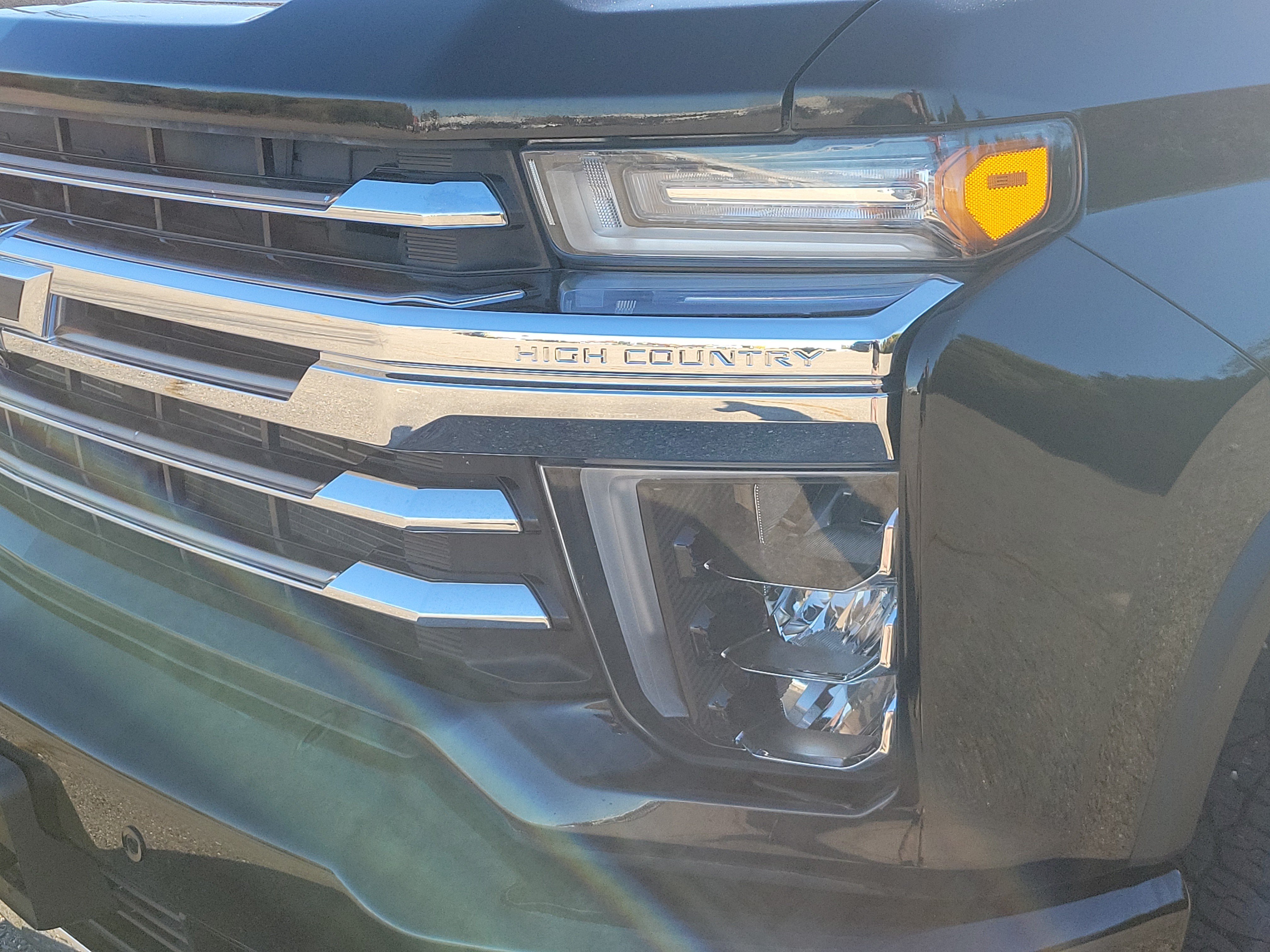 Used 2020 Chevrolet Silverado 2500 High Country w/ Technology Package AWD/4WD image 9