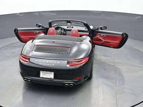 Certified 2019 Porsche 911 Carrera S image 24
