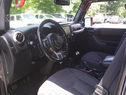 Used 2016 Jeep Wrangler Unlimited Sport AWD/4WD image 26