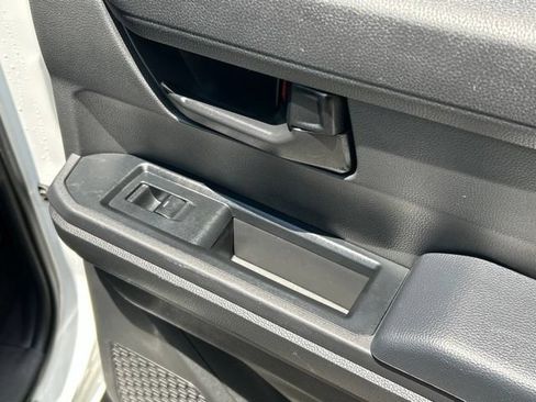 Certified 2024 Toyota Tacoma SR5 AWD/4WD image 44