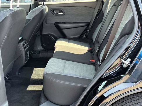 Used 2023 Nissan Rogue SV FWD image 15