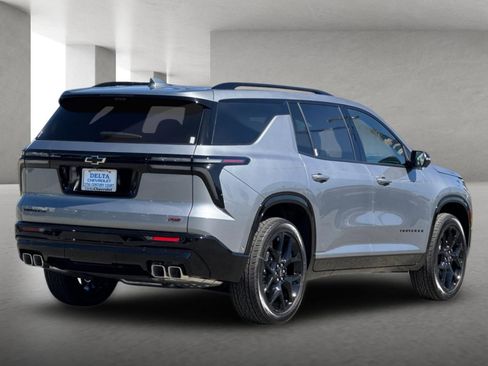 New 2026 Chevrolet Traverse RS w/ LPO, Floor Liner Package FWD image 4
