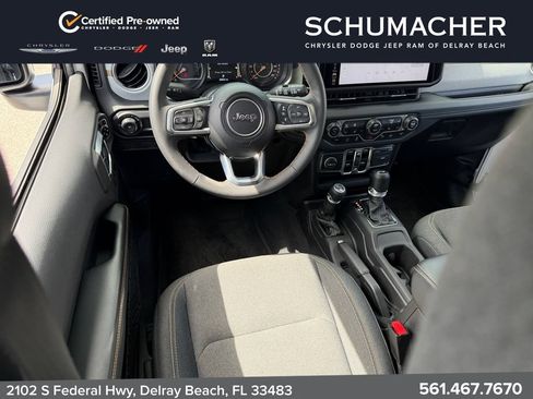 Used 2024 Jeep Wrangler Unlimited Sahara w/ Technology Group AWD/4WD image 14