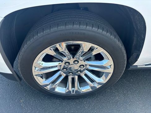 Used 2018 Cadillac Escalade Platinum AWD/4WD image 9