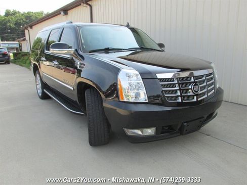 Used 2009 Cadillac Escalade ESV AWD image 3