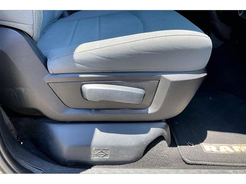 Used 2016 RAM 1500 Classic SLT AWD/4WD image 49